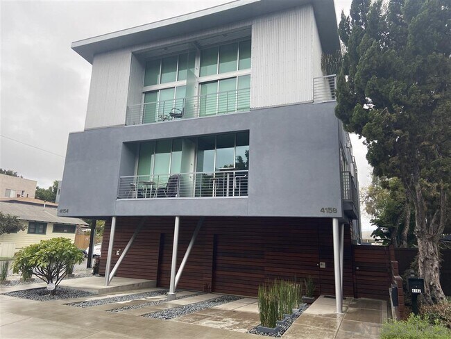 Foto del edificio - 4156 Third Ave