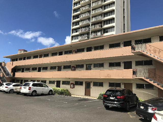 Primary Photo - KUILEI GARDENS 1/1/1 lanai, laundry