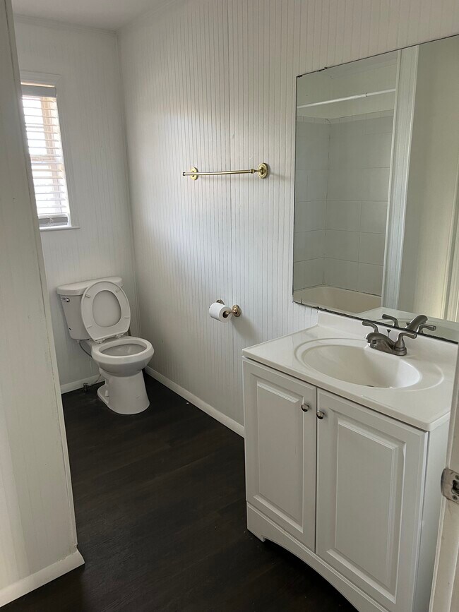 Foto del edificio - 979 Dowdey Rd