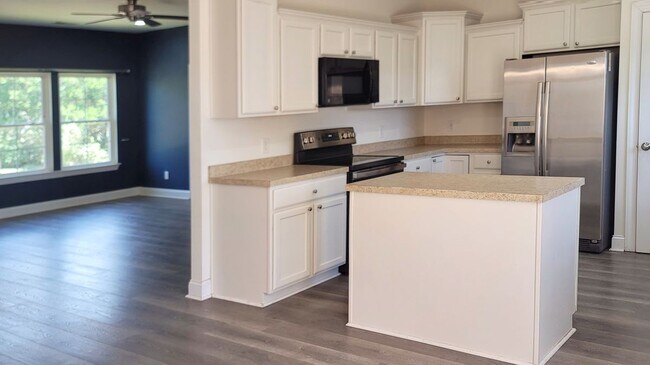 Foto del edificio - 255 Little Oak Dr