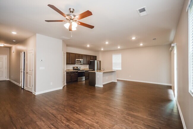 Foto del edificio - 612 Moorings Ave