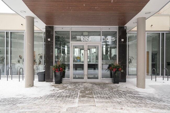 Building Photo - 1025-2105 5 Ave SW