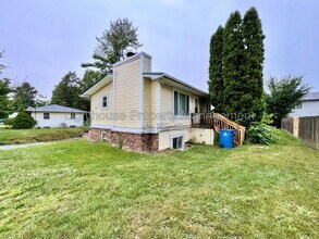 Building Photo - 2716 Nichols Rd