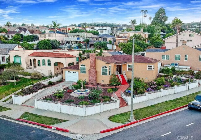 Building Photo - 901 S Ellery Dr