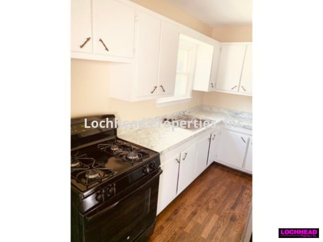Building Photo - ******2 BEDROOM IN CASA VIEW******** LAWN ...