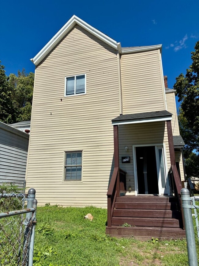 Building Photo - 2729 W Market St