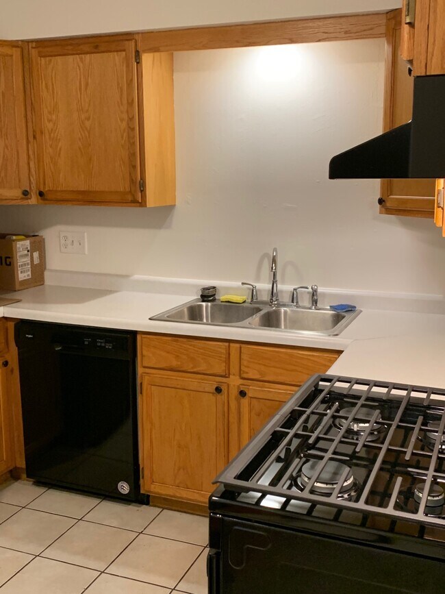Building Photo - 4405 Carthage Dr
