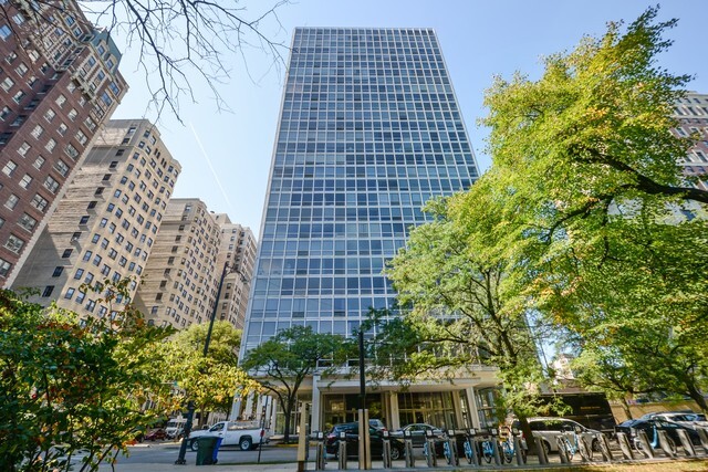 Foto del edificio - 2400 N Lakeview Ave