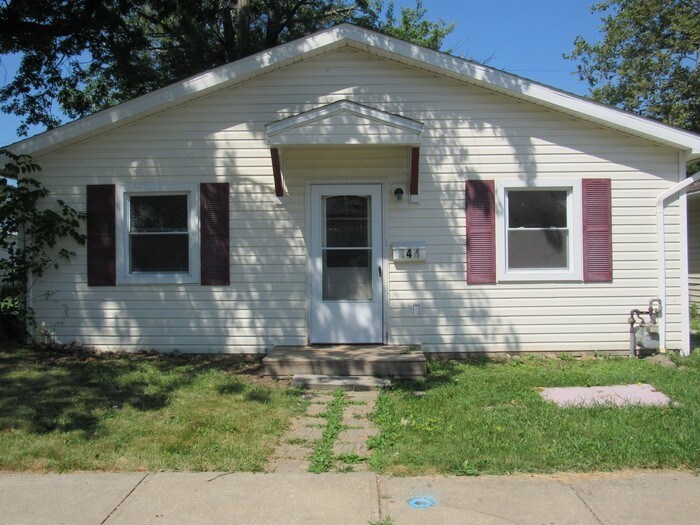 Primary Photo - Charming Updated 2BD Cottage in Euclid!