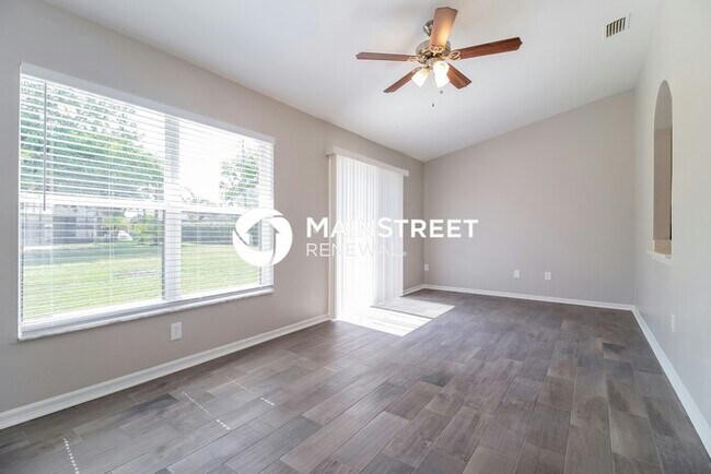 Building Photo - 3 Bedroom Pet-Friendly Home in Cape Coral,...