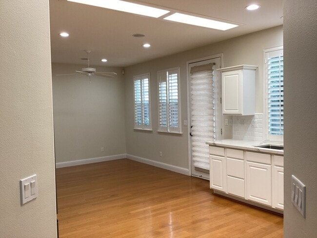 Building Photo - 741 W Barcelona Ln