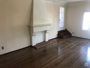Building Photo - 4803-14 E Ocean Blvd