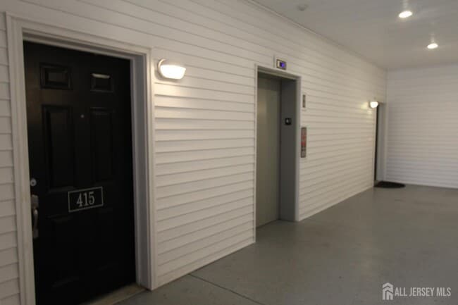 Building Photo - 814 Stiller Ln