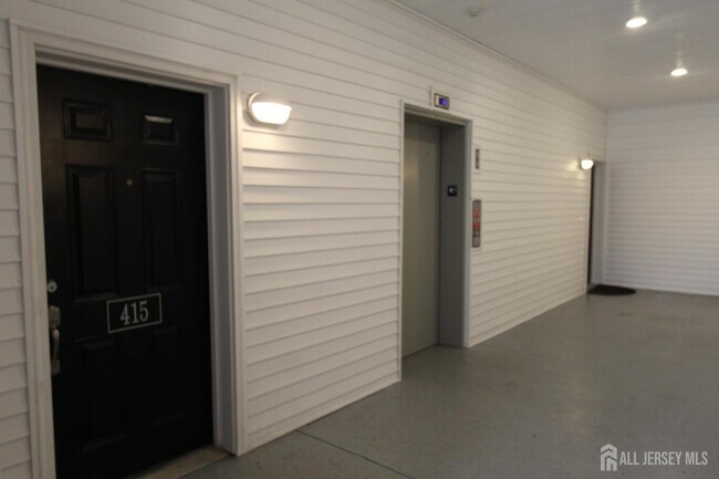 Foto del edificio - 814 Stiller Ln