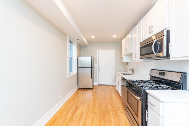 Photo - 2 bedroom in Chicago IL 60657 Apartment