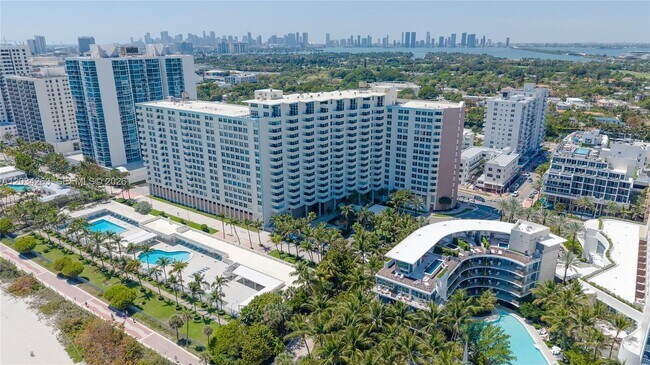 Foto del edificio - 2899 Collins Ave