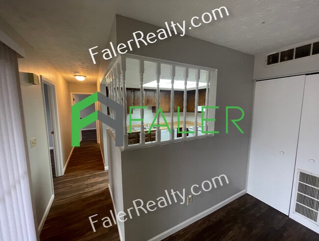 Foto del edificio - 2 bedroom, 1.5 bath apartment available now!
