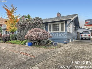 Building Photo - 1027 SE Tacoma St