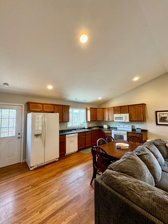Building Photo - 120 Barefoot Ridge Dr