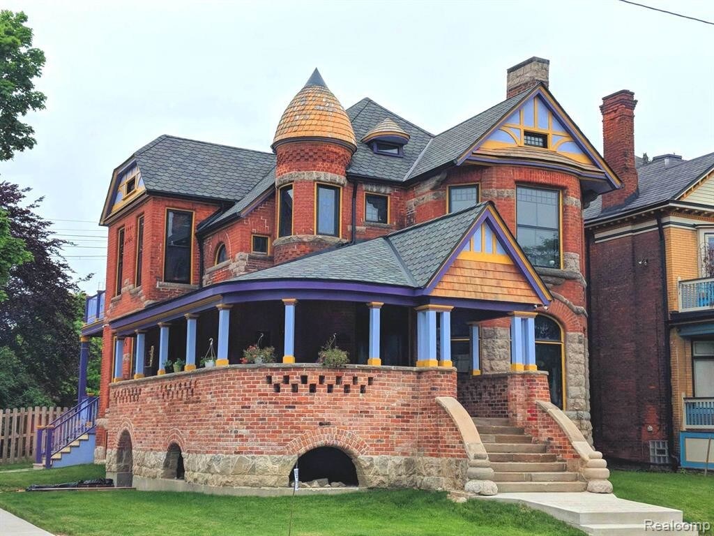 Primary Photo - 4305 Trumbull Ave