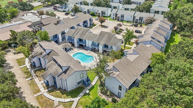 Foto del edificio - 13151 Walden Rd