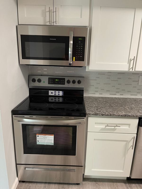 Building Photo - 1575 W Street Rd