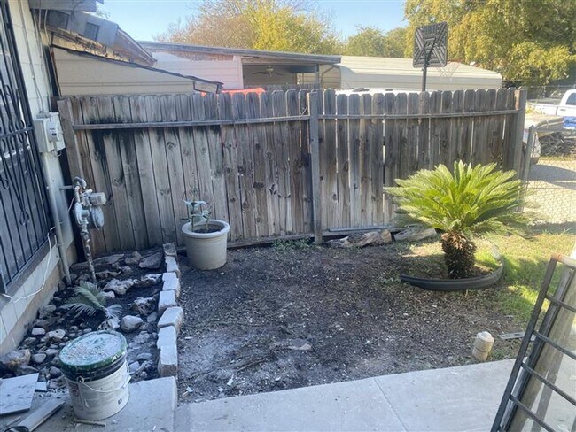 Foto del edificio - 2/1 Townhouse with covered parking