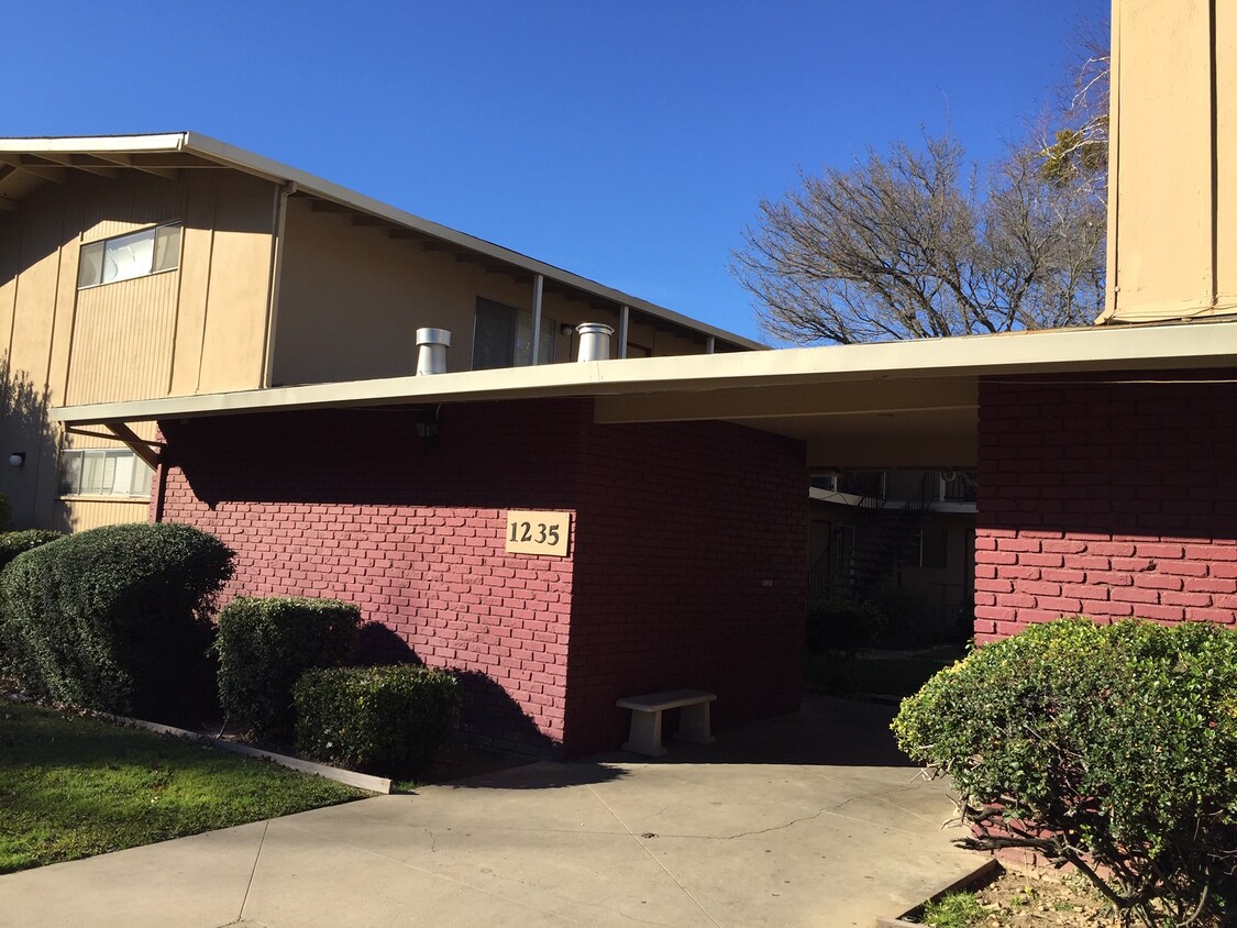 Primary Photo - 1235 Williams Way