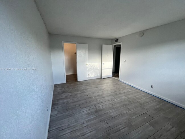 Building Photo - 4160 NW 21st St