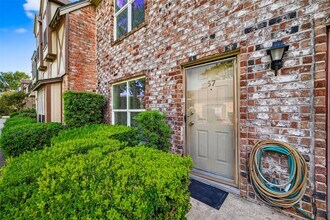 Building Photo - 14719 Barryknoll Ln