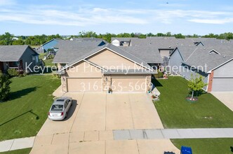 Building Photo - 2307 Coolwater St