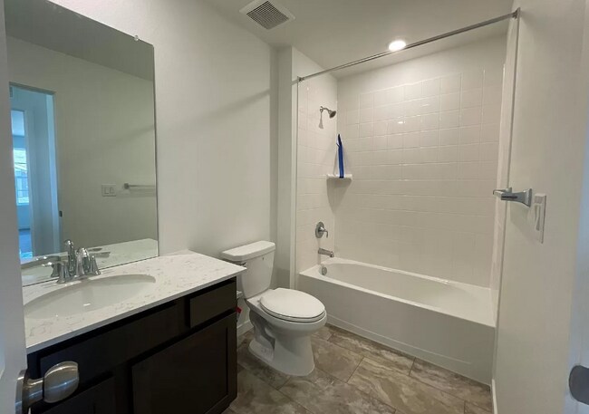 Foto del edificio - 628 Harperridge Pl