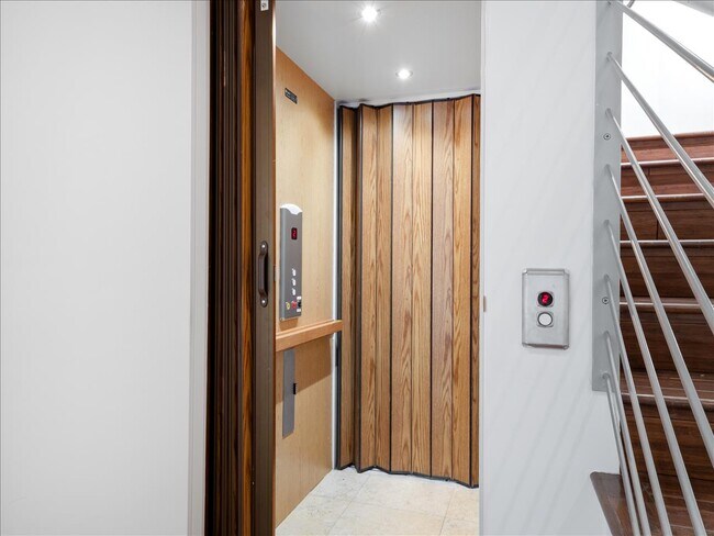 Foto del edificio - 508 N Myers St