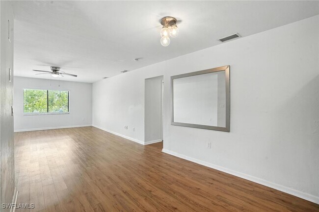 Foto del edificio - 4712 SE 5th Pl