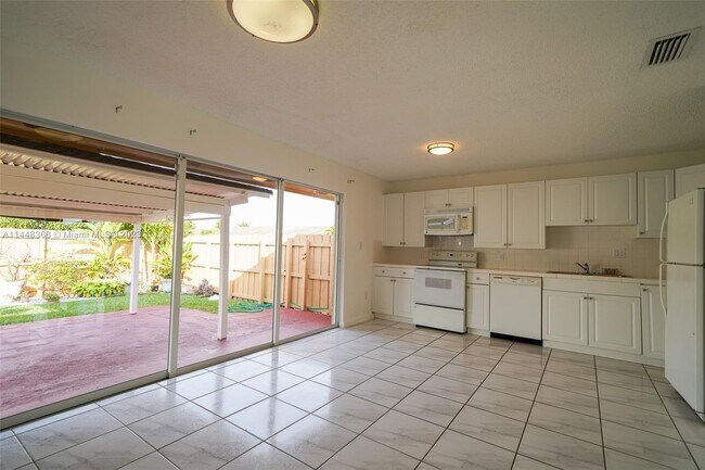 Building Photo - 7182 SW 152nd Ct