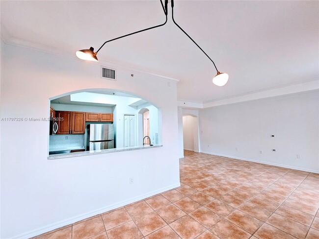 Foto del edificio - 8858 W Flagler St