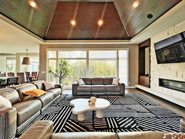 Building Photo - Magnificent Redone Home in Gated Bearpath with Every Possible Upgrade and Convenience!