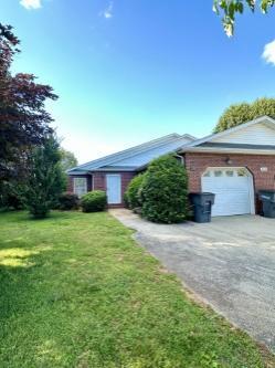 Building Photo - 1620 Ridgecrest Dr