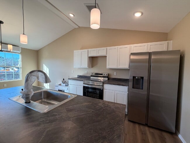 Foto del edificio - Modern Energy Efficiency!!!