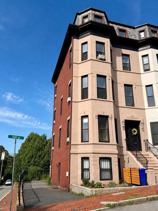 Foto del edificio - 31 Fort Ave