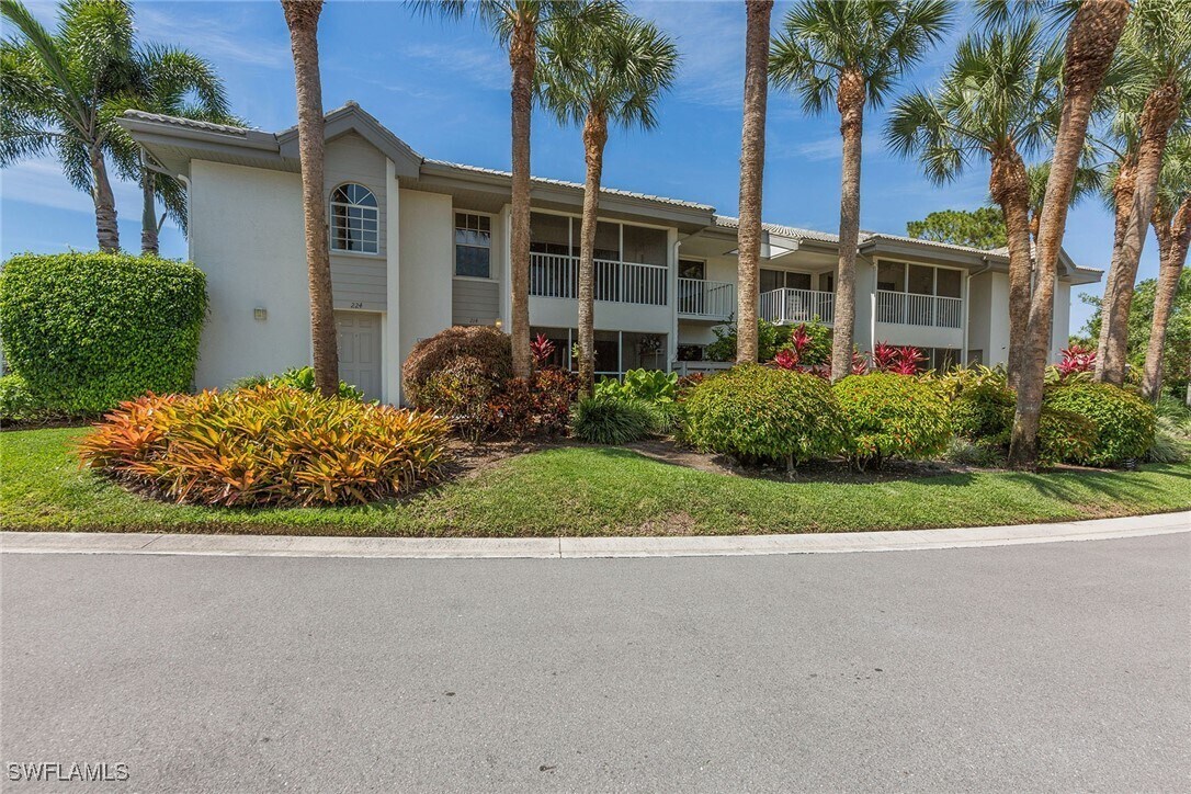 Foto principal - 4251 Lake Forest Dr