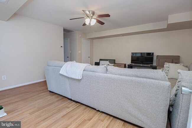 Foto del edificio - 5478 Cedar Ln