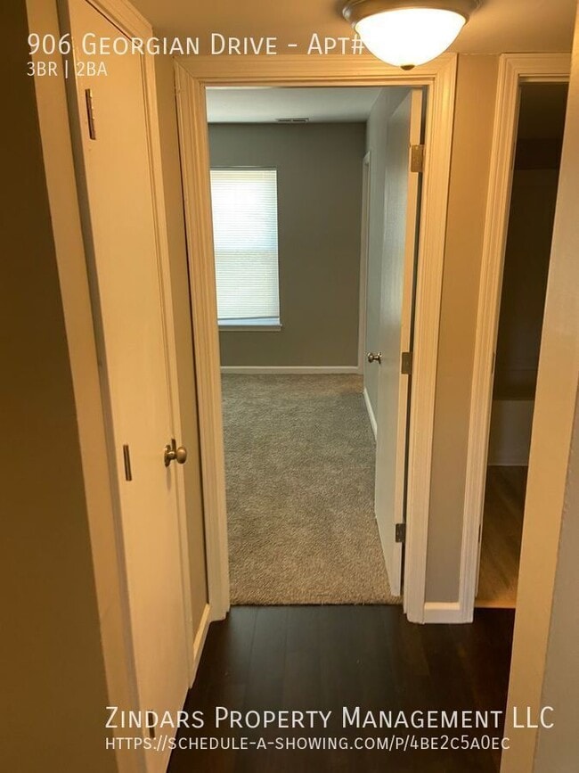 Building Photo - 906 Georgian Dr