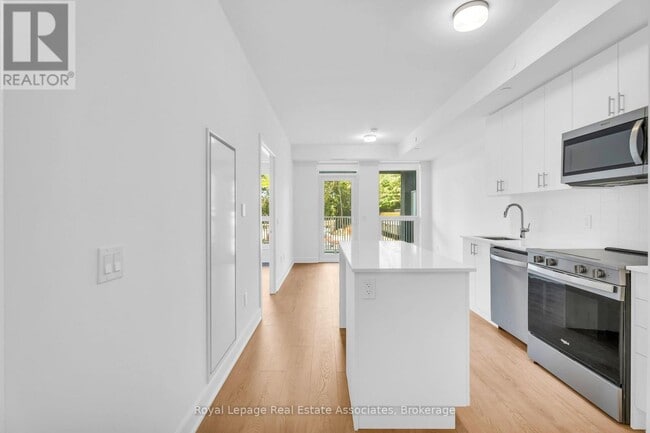 Building Photo - 3240-3240 William Coltson Ave