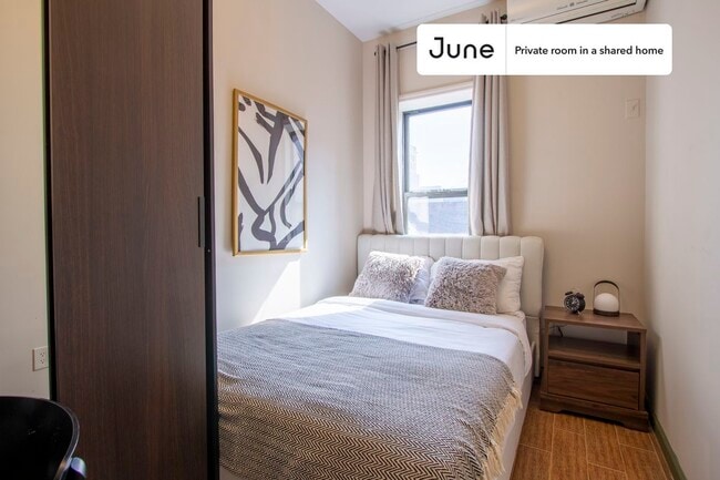 Building Photo - Room in Shared 3 bed/1 bath home in Chinatown