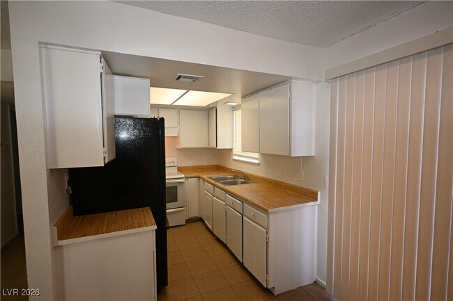 Foto del edificio - 2301 Stewart Ave