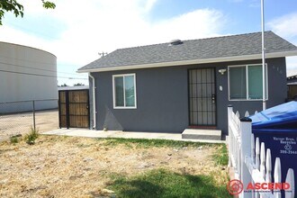 Building Photo - 610 Belle Ave