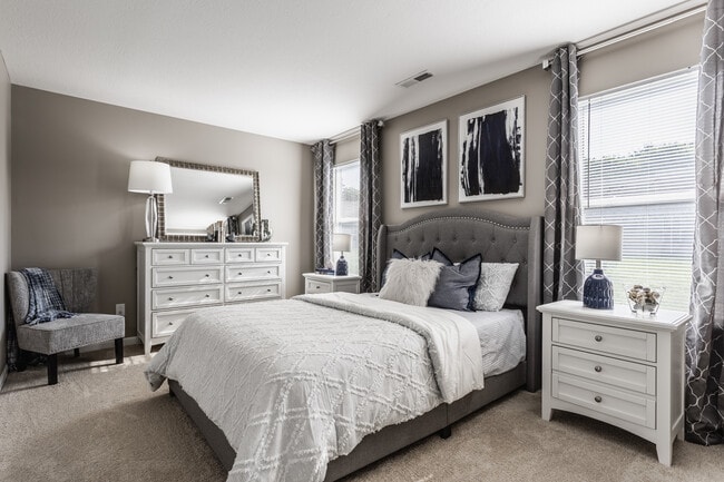 Large Bedrooms & Closets - Bedford Place Apartments