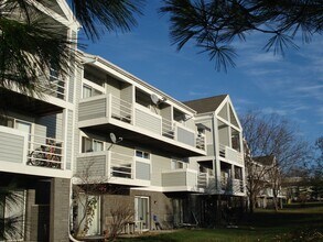 Building Photo - 1617 Troy Dr