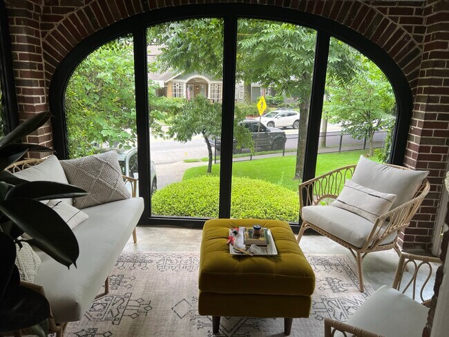 Foto del edificio - 1308 N Highland Ave NE